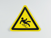 Знак W28 Осторожно. Скользко, 200х200х200