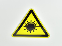 Знак W10 Опасно. Лазерное излучение, 200х200х200 мм