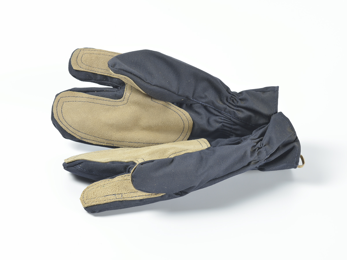 Перчатки пожарного трехпалые тканевые Номекс