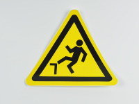 Знак W15 Осторожно. Возможность падения с высоты на самоклеящейся не светящейся плёнке, 200х200 НПО ПУЛЬС