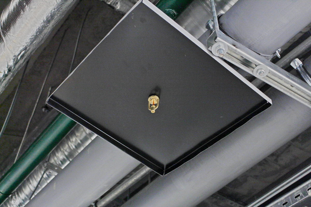 Экран Тип "ОТ" 500х500 ф29 (хомут 20-32) из 2х частей