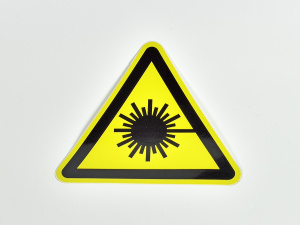 Знак W10 Опасно. Лазерное излучение, 200х200х200 мм