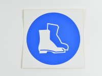 Знак M05 Работать в защитной обуви, 200х200