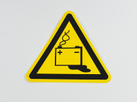 Знак W20 Осторожно. Аккумуляторные батареи, 200х200х200 мм