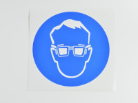 Знак M01 Работать в защитных очках на самоклеящейся не светящейся плёнке, 200х200 НПО ПУЛЬС