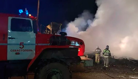 Пожар в строительном городке под Севастополем