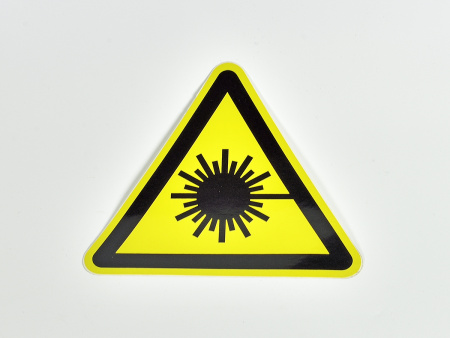 Знак W10 Опасно. Лазерное излучение, 200х200х200 мм