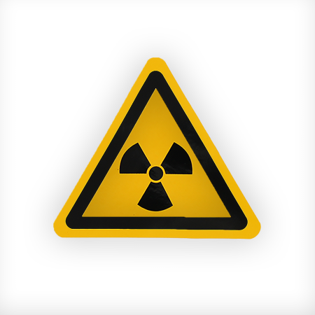 Знак W05 Опасно. Радиоактивные вещества или ионизирующее излучение на самоклеящейся не светящейся плёнке, 200х200 НПО ПУЛЬС