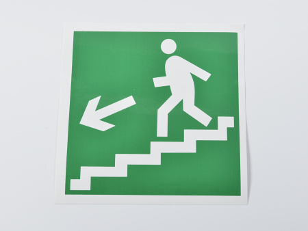 Знак E14 Направление к выходу по лестнице вниз (налево) Знак E14 Направление к выходу по лестнице вниз (налево)