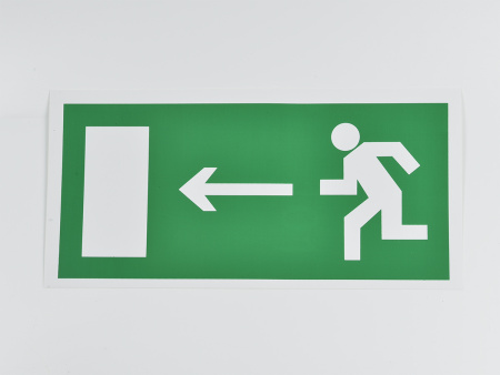 Знак E04 Направление к эвакуационному выходу налево на самоклеящейся не светящейся плёнке на пластиковой основе, 150х300