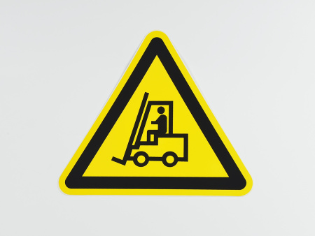 Знак W07 Внимание. Автопогрузчик, 200х200х200