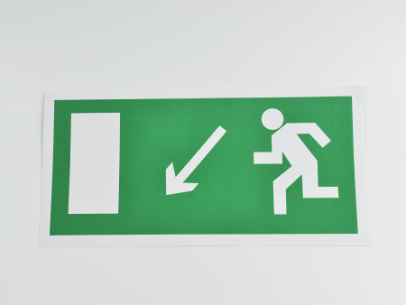 Знак E08 Направление к выходу налево вниз, 300х150